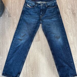 Diesel Straight Jeans Classic Style